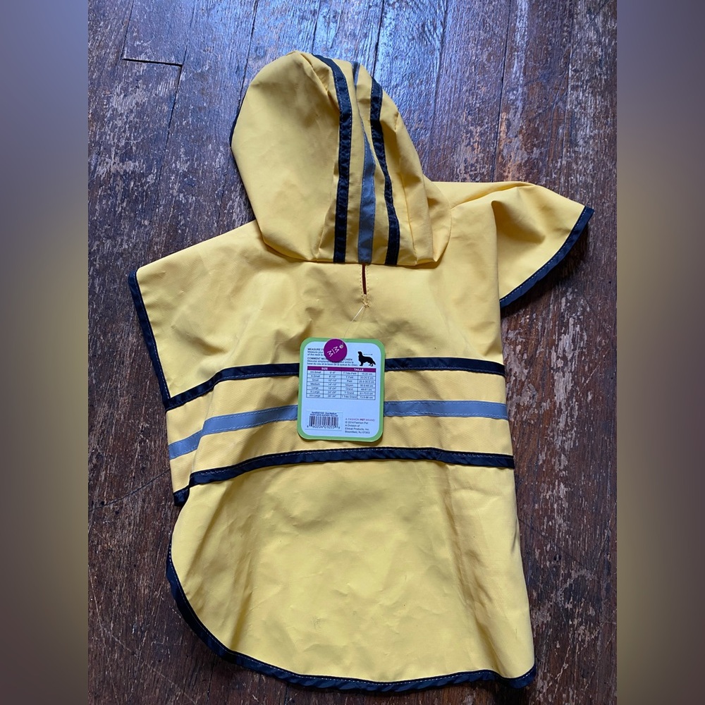 Yellow Dog Raincoat with Reflective Stripes size MD 14”-19” NWT
